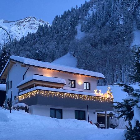 Haus Bazigg Lägenhet Klosterle am Arlberg Exteriör bild