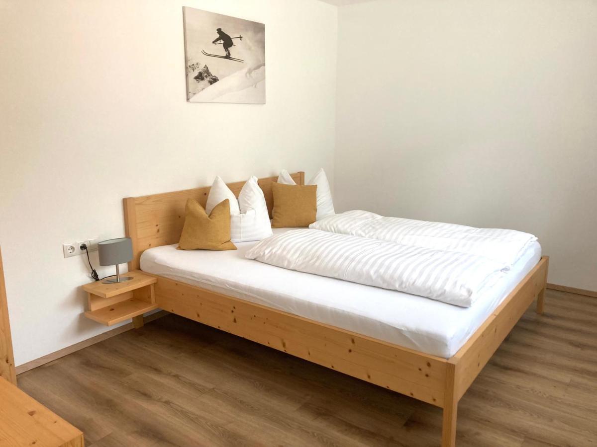 Haus Bazigg Lägenhet Klosterle am Arlberg Exteriör bild