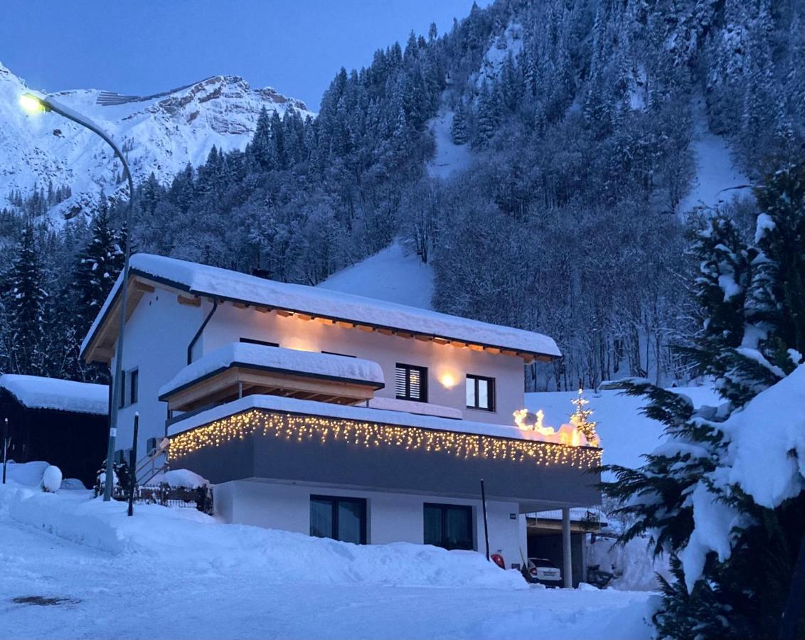 Haus Bazigg Lägenhet Klosterle am Arlberg Exteriör bild