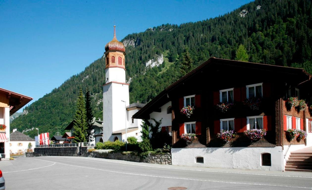 Haus Bazigg Lägenhet Klosterle am Arlberg Exteriör bild