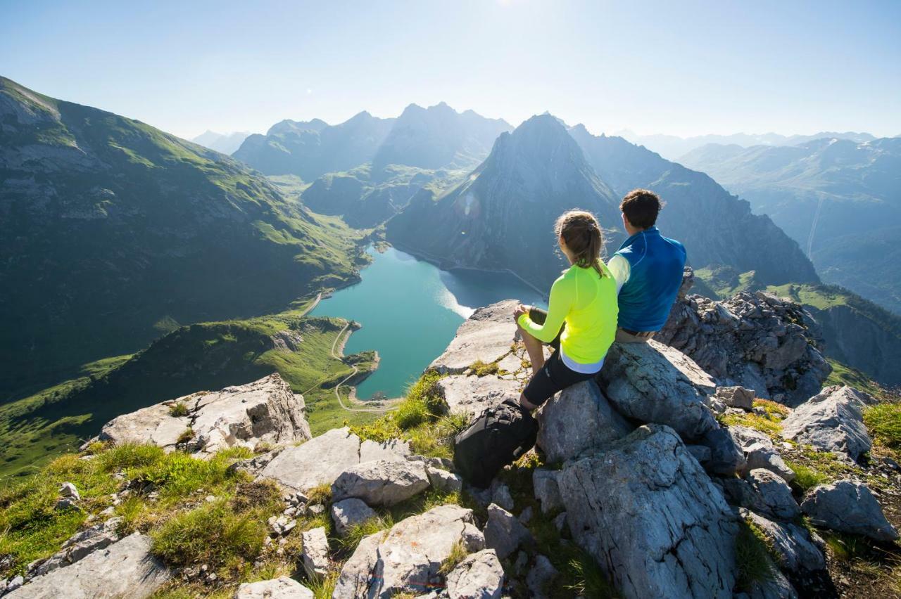 Haus Bazigg Lägenhet Klosterle am Arlberg Exteriör bild